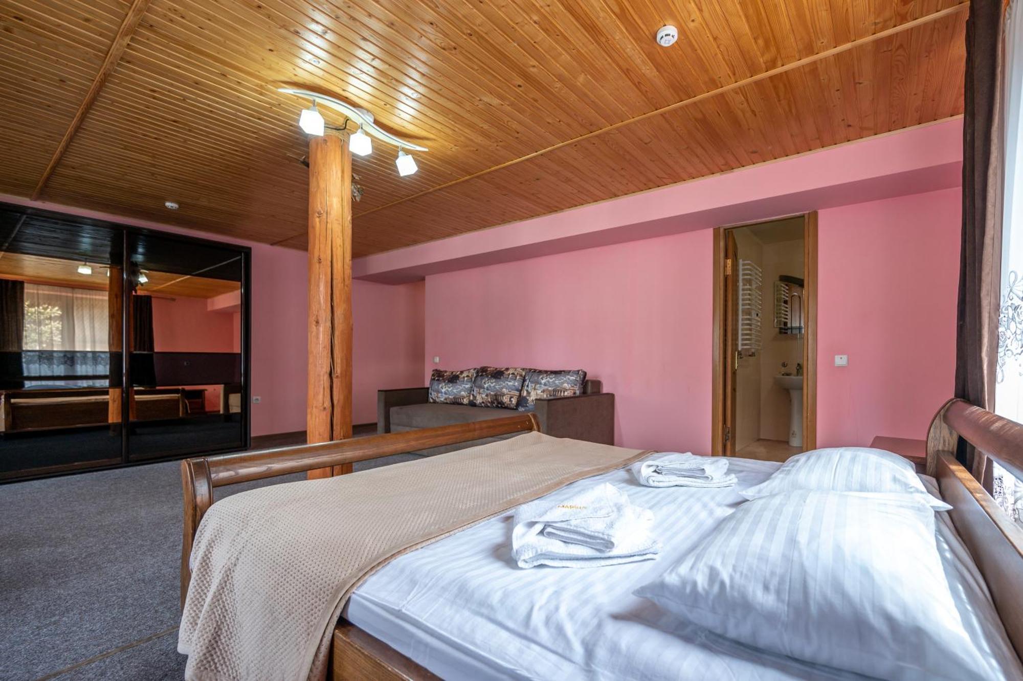 Марина Otel Bukovel Oda fotoğraf